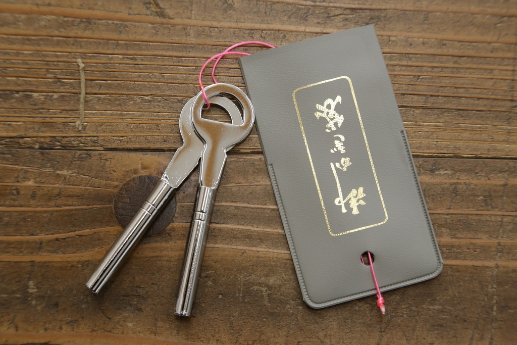 中古　美品　指物士 村山三男　品のある佇まいが魅力的な加茂総桐箪笥(並厚、チェスト、総桐たんす、小袖箪笥、和タンス、衣装箪笥、収納箪笥、整理箪笥、引き出し6杯)(R-074040)
