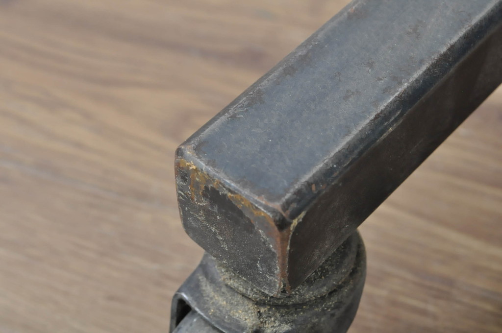 中古　美品　エグジットメタルワークサプライ(EXIT METAL WORK SUPPLY)　NRT-05　インダストリアルなデザインが格好いいスタンドミラー(姿見、鏡、キャスター付き、店舗什器)(定価約18万円)(R-080789)