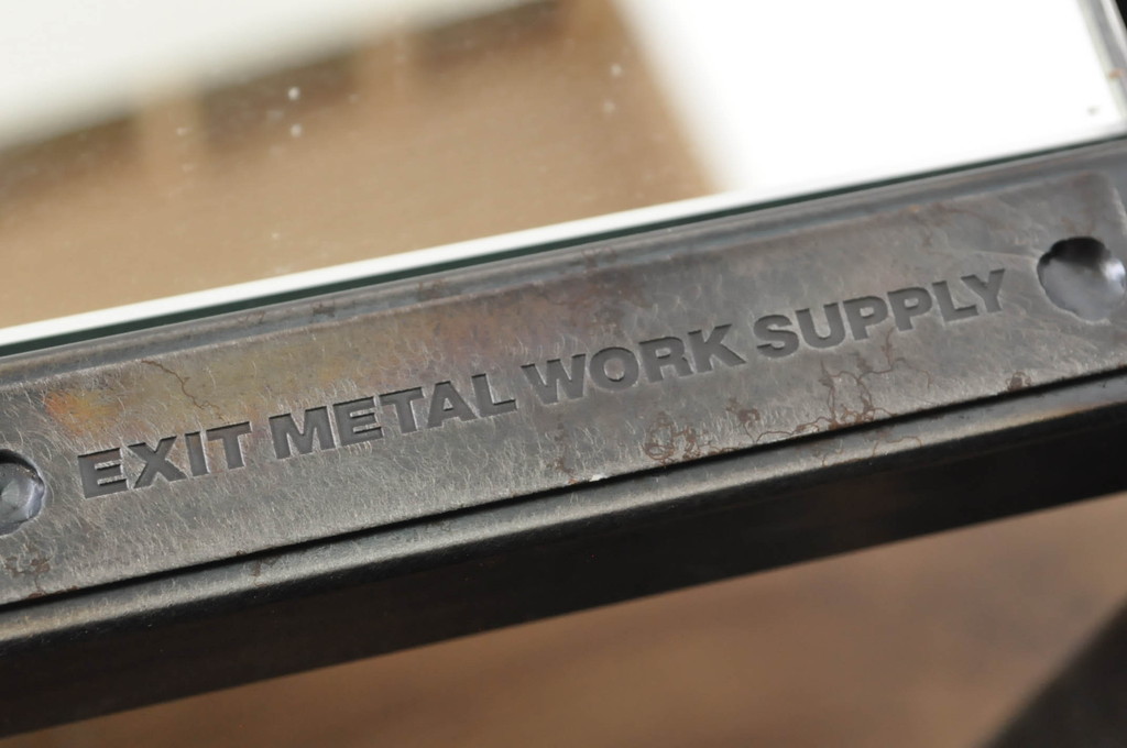 中古　美品　エグジットメタルワークサプライ(EXIT METAL WORK SUPPLY)　NRT-05　インダストリアルなデザインが格好いいスタンドミラー(姿見、鏡、キャスター付き、店舗什器)(定価約18万円)(R-080789)