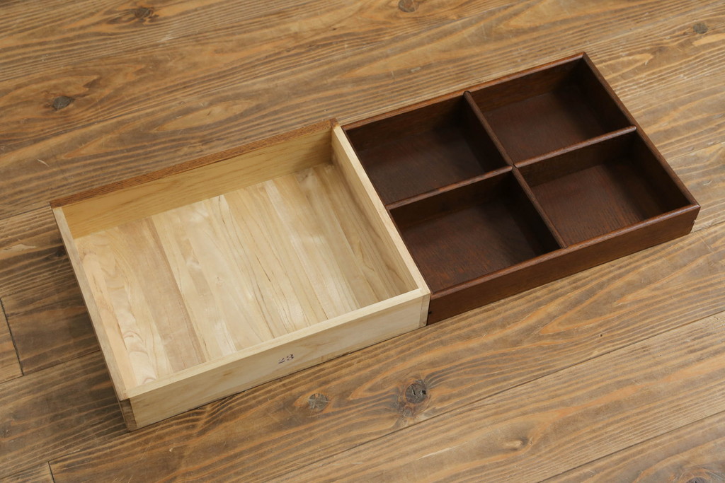 中古　美品　国産家具　職人手造り　欅(ケヤキ)杢　コンパクトなサイズが使いやすい函鏡台(ドレッサー、ミラー、小引き出し、卓上収納)(R-065462)