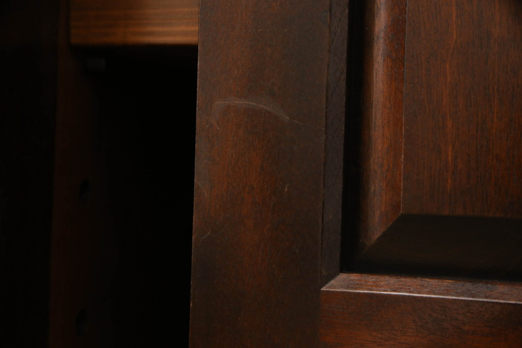 中古　北海道民芸家具　OM175　シックなデザインの下駄箱(シューズラック、靴箱、玄関収納、サイドボード、戸棚)(R-064897)
