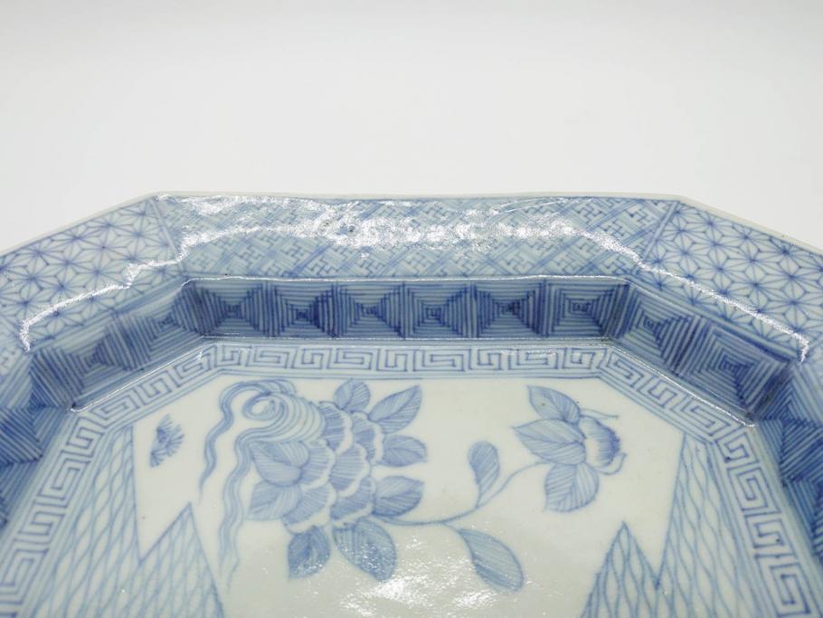 江戸期　染付　古伊万里　線描　麻の葉　花と山水図　約27cm　9寸　爽やかな印象を与える角皿(四方、八角、大皿、和皿、和食器、九寸)(R-075470)