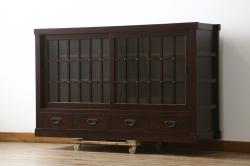 中古　美品　タモ材　深みのある木色がシックで落ち着いた印象を醸し出す水屋箪笥サイドボード(食器棚、収納棚、戸棚、カップボード、サイドキャビネット)(R-081279)
