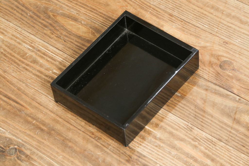 中古　美品　韓国民芸家具　孔雀　鳳凰(ホウオウ)　花鳥図　繊細な螺鈿(ラデン)細工が美しく描かれたローボード(テレビ台、収納棚、戸棚、リビングボード)(R-081318)