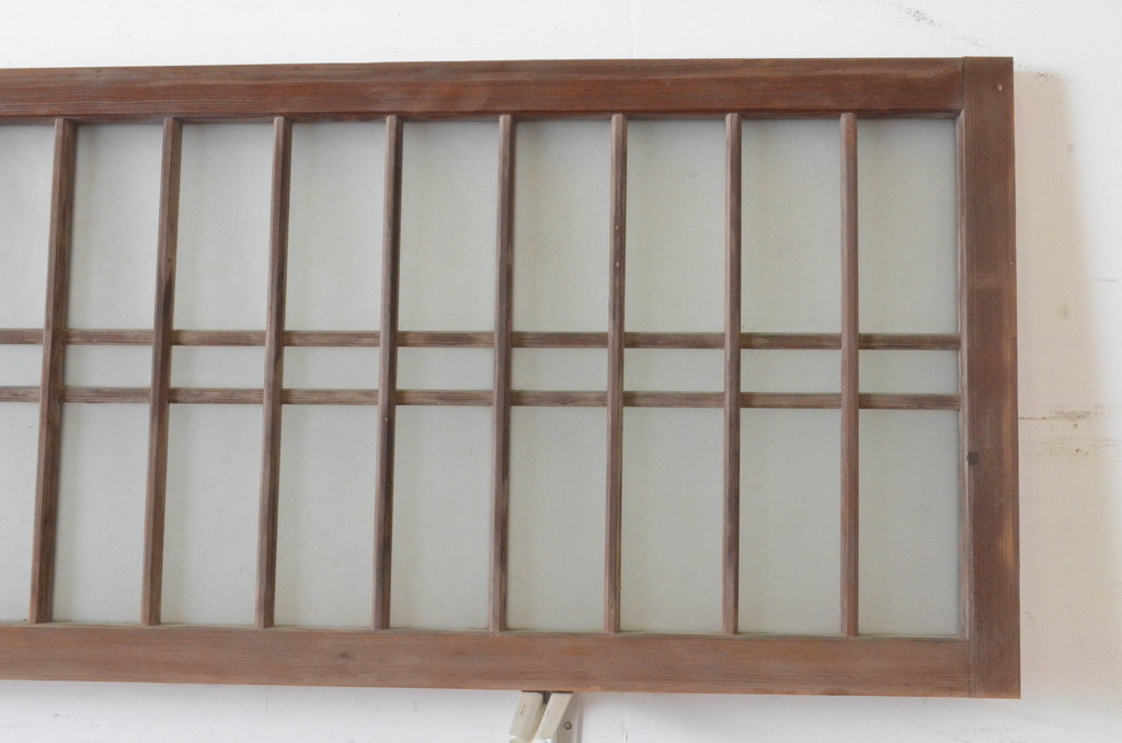 アンティーク建具　シンプルでインテリアに合わせやすい格子入りのスモークガラス欄間3枚セット(明かり取り、明り取り)(R-065359)