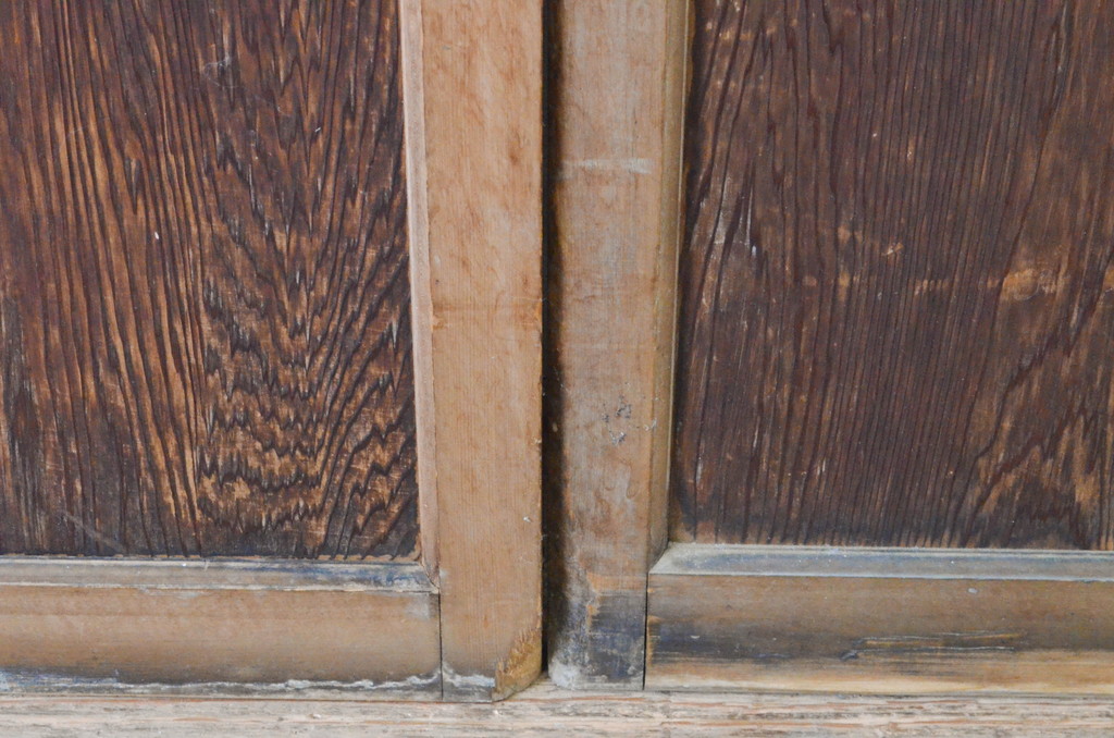 アンティーク建具　上手物!!両面面取り加工　温かみのある木味が魅力のガラス戸2枚セット(引き戸、格子戸、マス目)(R-065510)