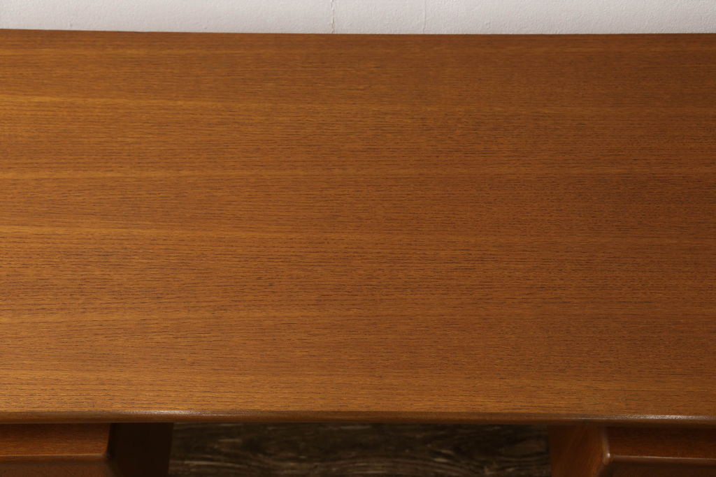 イギリスビンテージ　北欧スタイル　G-PLAN(ジープラン)　Fresco(フレスコ)シリーズ　デザイン性の高い個性的な両袖デスク(ヴィンテージ、サイドボード、ワークデスク、オフィスデスク、在宅用、在宅ワーク用、ドレッサー)(R-060997)