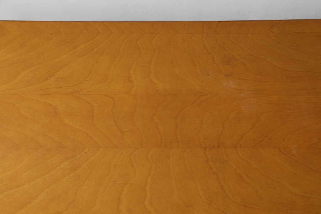 中古　美品　横浜クラシック家具　ダニエル(daniel)　アーリーアメリカンシリーズ　A-344　ヨーロピアンな装飾が上品なダイニングテーブル(ミッシェルテーブル、4人掛け、6人掛け、食卓)(R-075392)