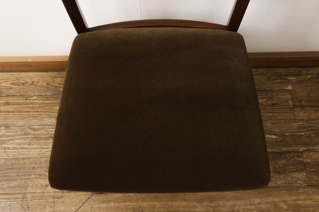 北欧ヴィンテージ　G-PLAN(ジープラン)　チーク材　落ち着いた色合いが魅力のダイニングチェア(イス、椅子、ビンテージ)(R-061170)