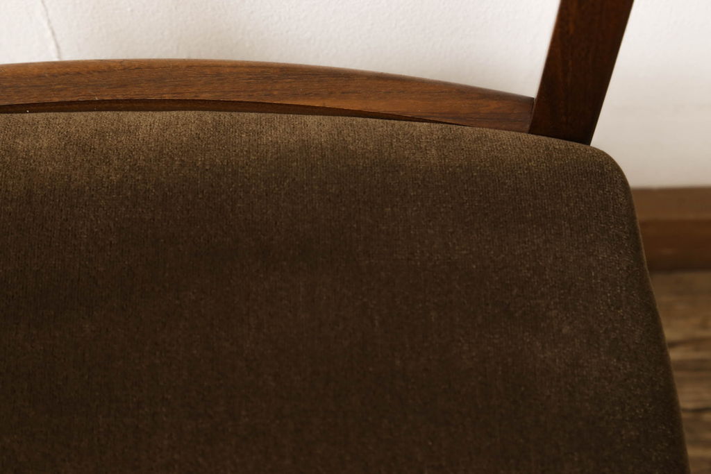 北欧ヴィンテージ　G-PLAN(ジープラン)　チーク材　落ち着いた色合いが魅力のダイニングチェア(イス、椅子、ビンテージ)(R-061170)