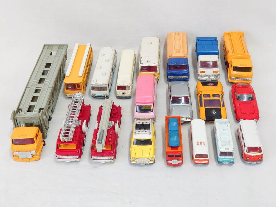 当時物　TOMICA トミカ　DANDY ダンディ　自動車　ミニカー　まとめて19点セット(玩具、おもちゃ、オモチャ、消防車、タンクローリー、Shell、はとバス、キャンピングカー、トラック、清掃事業、NHK、TOYOTA、トヨタ、HINO、ISUZU、MITSUBISHI、三菱)(R-075475)