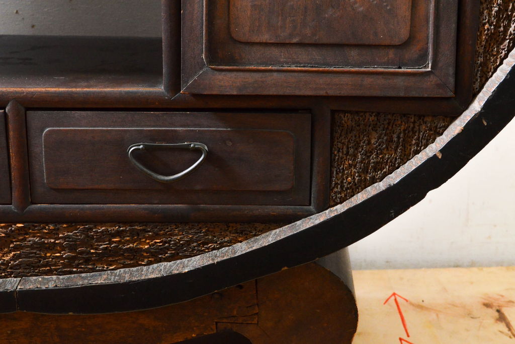 和製アンティーク　昭和初期　桐材　くり抜き　ダイナミックで存在感を放つ丸型茶棚(茶箪笥、飾り棚、違い棚)(R-060425)