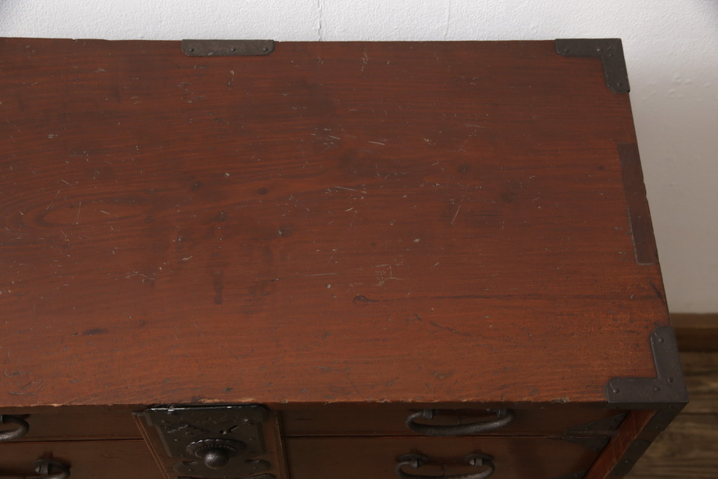 和製アンティーク　杉材　漆塗り　和モダンなお部屋づくりにオススメの庄内小箪笥(時代箪笥、和たんす、収納箪笥、引き出し)(R-057528)