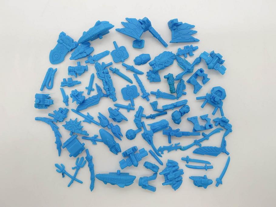 昭和レトロ　当時物　BANDAI　バンダイ　SDガンダム　F・Bコレクション　武器　パーツ　ガン消しなどまとめて129個セット(GUNDAM、消しゴム、ガシャポン、フィギュア、おもちゃ、オモチャ、玩具)(R-075527)