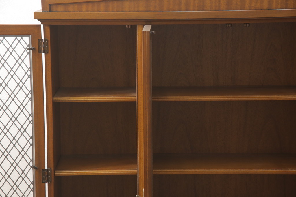 中古　DREXEL HERITAGE(ドレクセルヘリテイジ)　Triune(トライユン)　品のある佇まいのサイドボード(サイドキャビネット、収納棚、飾り棚、食器棚、本箱、ブックケース)(R-057523)