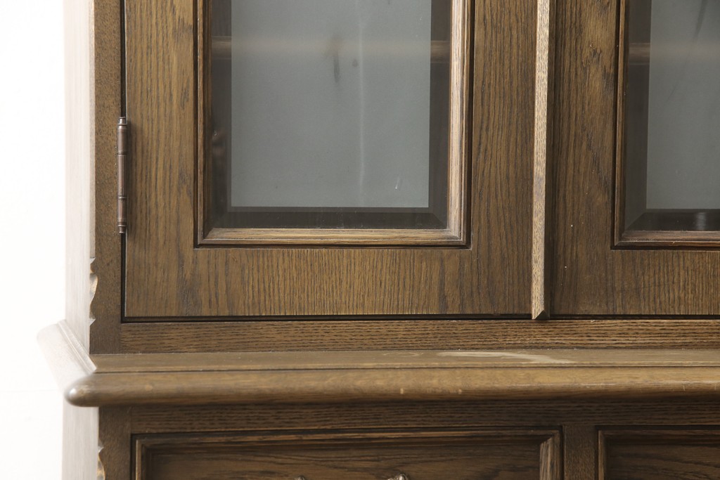 中古　美品　神戸洋家具　永田良介商店　クラシカルで品のある佇まいが美しい食器棚(戸棚、収納棚、飾り棚、キャビネット)(R-057524)