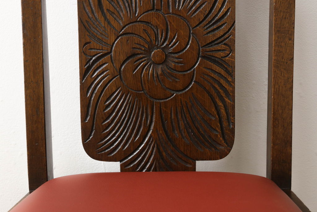 イギリスアンティーク　オーク材　大振りな花の意匠とバルボスレッグが存在感を放つダイニングチェア(イス、椅子)(R-047266)