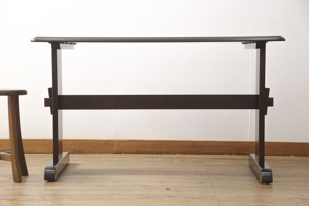 中古　北海道民芸家具　洗練された佇まいのシンプルなダイニングテーブル(食卓、作業台)(R-052526)