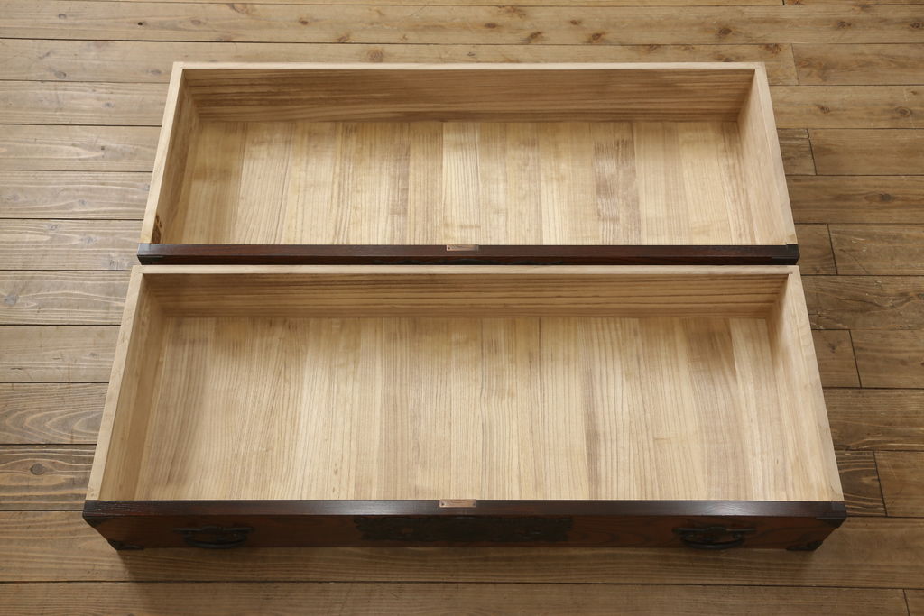 中古　美品　岩谷堂箪笥　菊幸　和の趣あふれる衣装箪笥(和箪笥、和たんす、収納箪笥、引き出し、上下バラ売り可能)(定価約83万円)(R-061034)