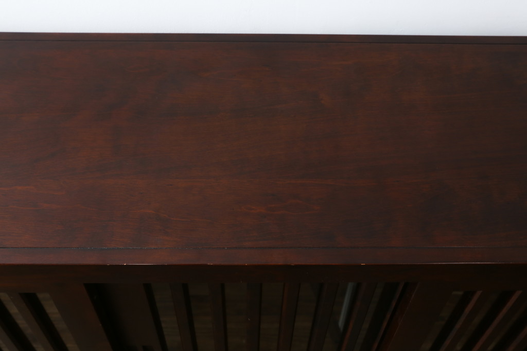 中古　美品　和光　NEW北樹　希少な廃番品　三枚引き戸の縦格子が和の雰囲気をより一層引き立てる水屋箪笥サイドボード(下駄箱、靴箱、収納棚、戸棚、玄関収納)(R-081375)