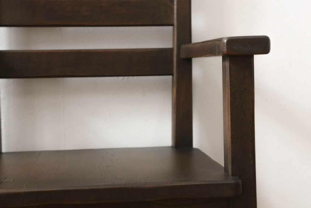 中古　永田良介商店　ナラ材　シンプルな中につくりの良さが感じられるアームチェア(椅子、板座チェア)(R-052936)