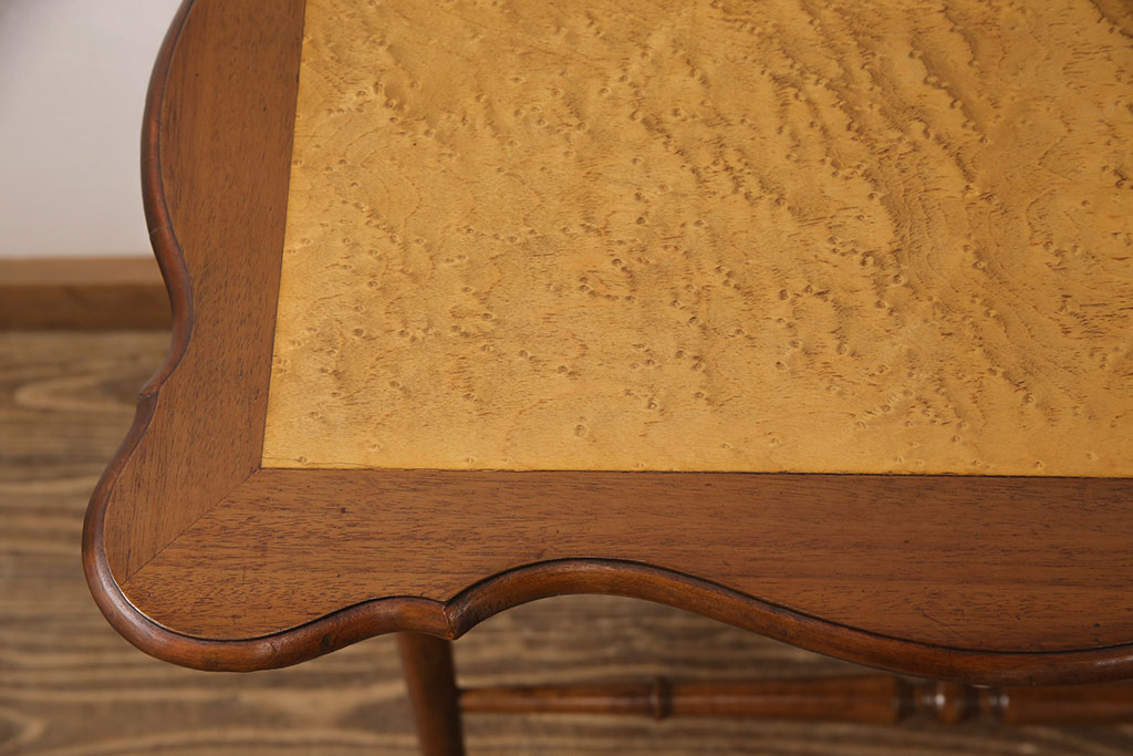 ベルギーアンティーク　希少!挽き物細工が美しい折り畳みテーブルと可愛らしいチェアのセット(デスク、机、椅子、イス)(R-051688)