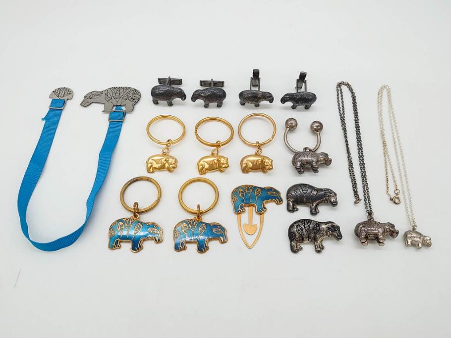 メトロポリタン美術館　MMA　青いカバ　ウィリアム　STERLING　キーホルダー　カフス　ネックレス　アクセサリーなど16点セット(ミュージアムグッズ、エジプト、動物、アニマル、キーリング、ブローチ、ブックマーク)(R-081479)