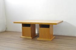 中古　ブランド家具　特注　オーダー品　天板極厚　タモ材　無垢　ナチュラルカラーが素敵な収納付きの特大テーブル(ダイニングテーブル、4人掛け、6人掛け、作業台、食卓、店舗什器)(R-080871)