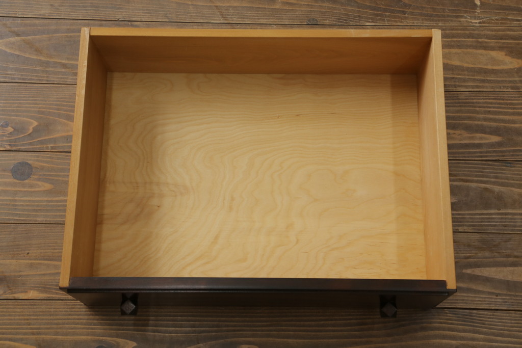 中古　美品!!　松本民芸家具　シンプルで小振りなサイズが取り入れやすい収納棚(戸棚、サイドキャビネット)(R-073666)
