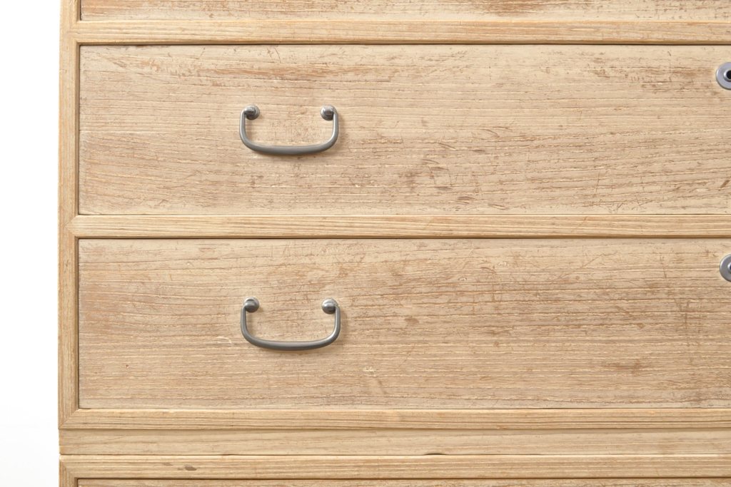 和製アンティーク　前面桐材　落ち着きのある上品な佇まいが魅力的な二段重ね衣装箪笥(チェスト、和タンス、収納箪笥、桐箪笥、桐たんす、引き出し)(R-057329)