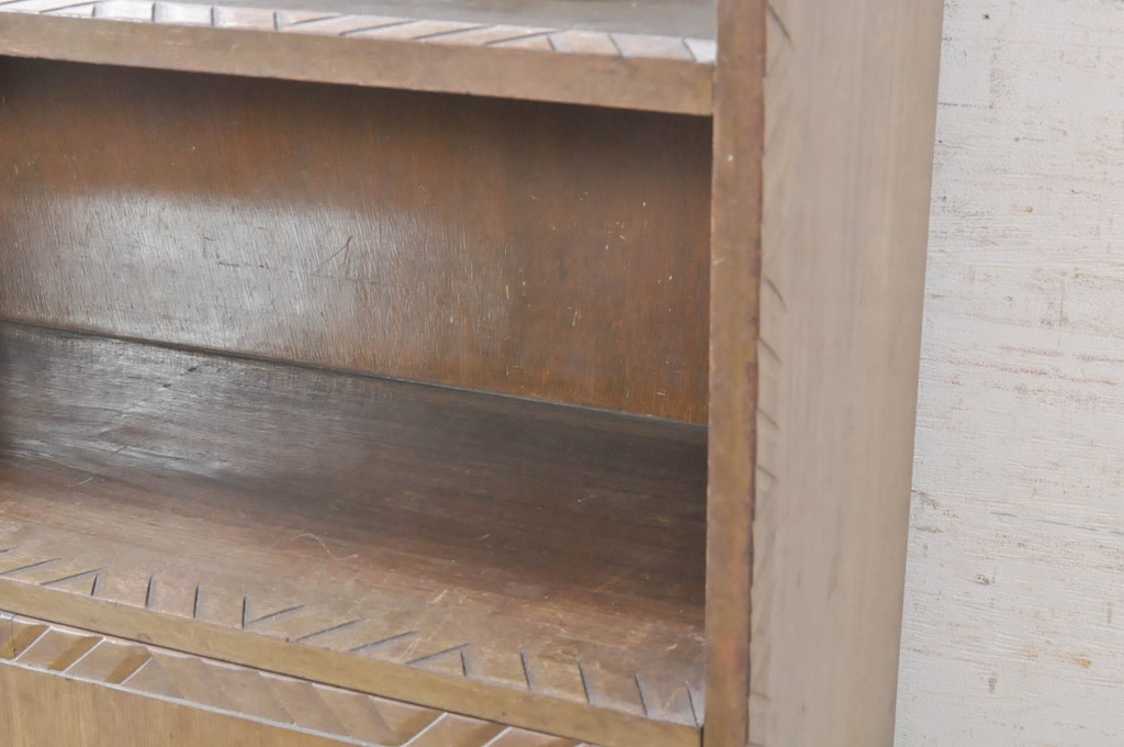 和製ビンテージ　楢(ナラ)材　レトロな佇まいと縁取りデザインが素敵な本箱(本棚、戸棚、収納棚、飾り棚、ブックケース、キャビネット、ヴィンテージ)(R-073875)