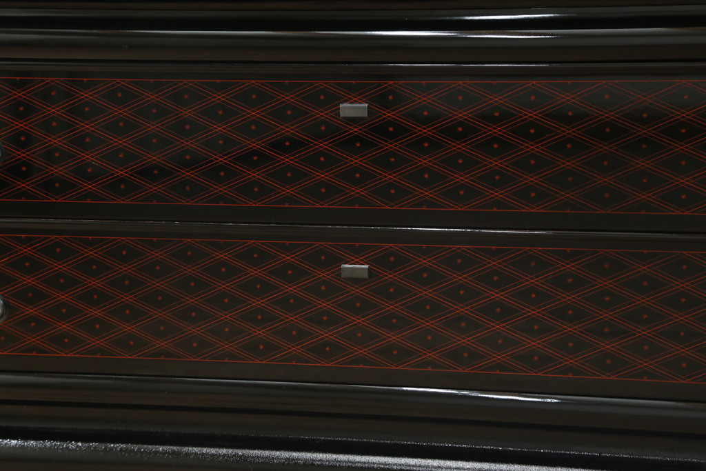 中古　美品　香川漆器　蒟醤(きんま)塗り　美しい艶が魅力!格調高い空間演出に活躍するワードローブ(衣装箪笥、和タンス、キャビネット)(定価推定約140万円)(R-060053)