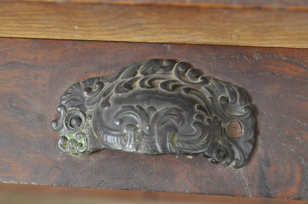 和製アンティーク　上手物!!　総欅(ケヤキ)材　天板上杢(玉杢)　時代の流れを感じる素朴な佇まいが魅力的な引き出し付き文机( ローテーブル、座卓、座机、センターテーブル)(R-080690)