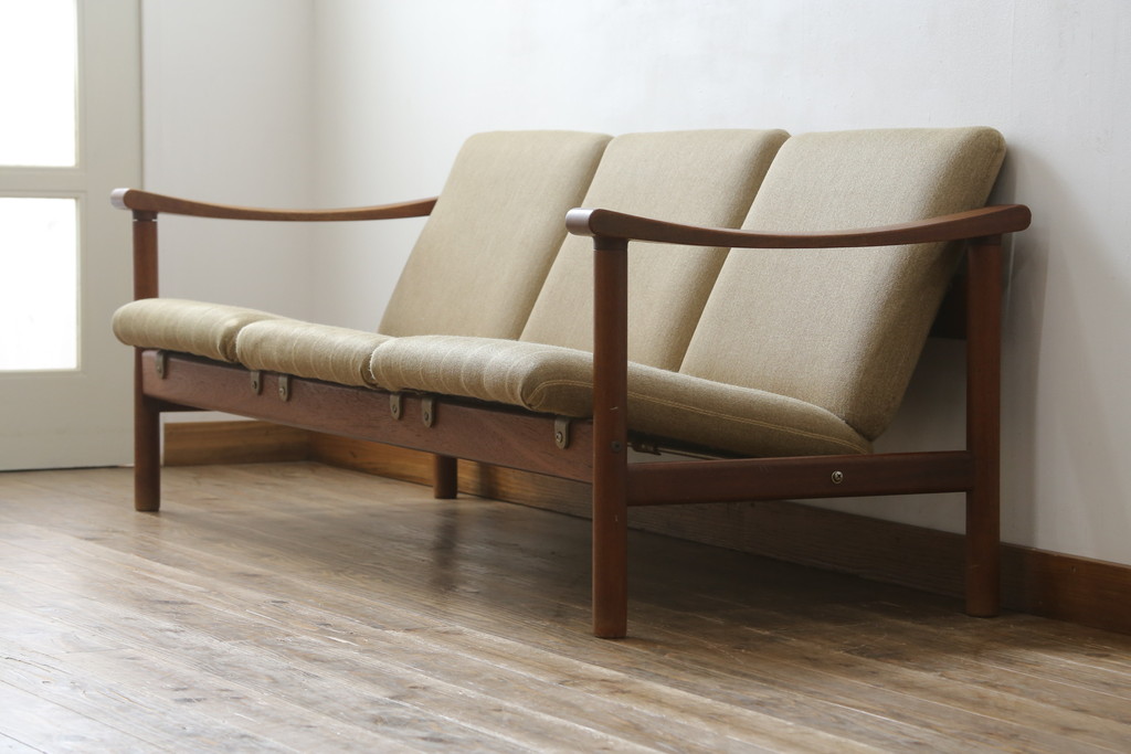 デンマークビンテージ　Hans J Wegner(ハンス・J・ウェグナー)　GETAMA (ゲタマ)　チーク材　GE280　北欧デザインがおしゃれなトリプルソファ(3人掛け、3P、三人掛け、3シーター、ヴィンテージ)(R-081317)