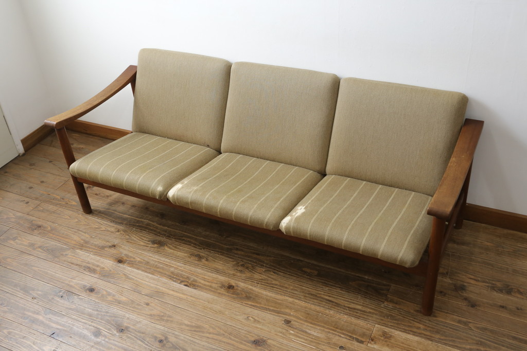 デンマークビンテージ　Hans J Wegner(ハンス・J・ウェグナー)　GETAMA (ゲタマ)　チーク材　GE280　北欧デザインがおしゃれなトリプルソファ(3人掛け、3P、三人掛け、3シーター、ヴィンテージ)(R-081317)