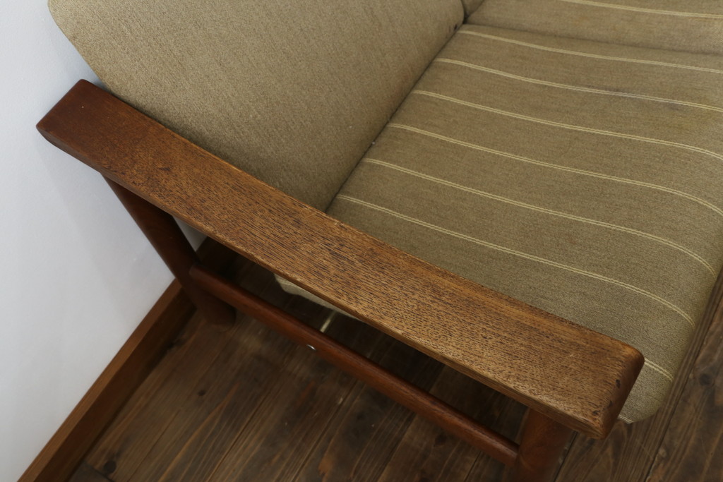 デンマークビンテージ　Hans J Wegner(ハンス・J・ウェグナー)　GETAMA (ゲタマ)　チーク材　GE280　北欧デザインがおしゃれなトリプルソファ(3人掛け、3P、三人掛け、3シーター、ヴィンテージ)(R-081317)