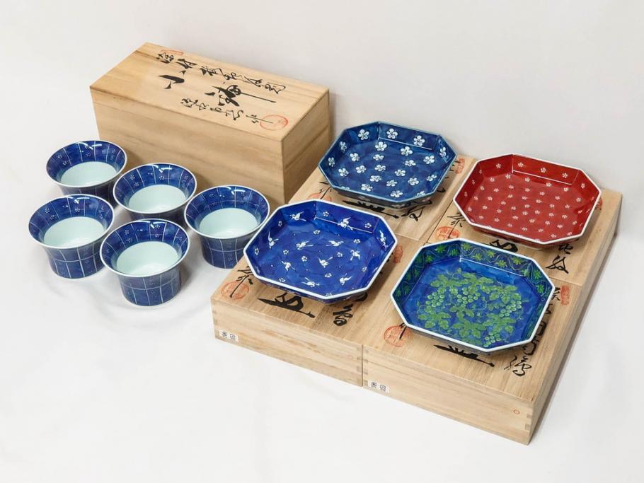 源右衛門窯　有田焼　緑彩葡萄絵　赤絵梅地紋　染付梅鳥　古染風梅紋　染付梅地紋絵割?　食卓に華を添える小鉢5客&中方皿4枚セット(果物、花、向付、深鉢、深皿、角皿、中皿、和皿、和食器、裏印、共箱付き)(R-081492)