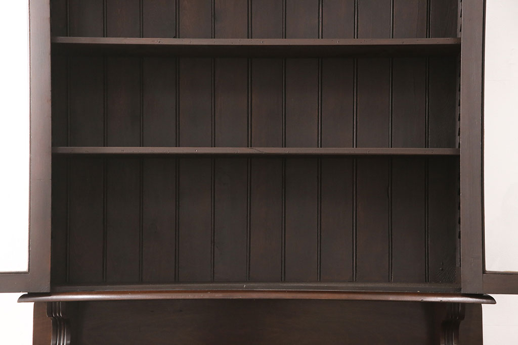 イギリスアンティーク　マホガニー材　シックな色合いで落ち着いた空間づくりに活躍するカップボード(キャビネット、食器棚、収納棚)(R-050251)