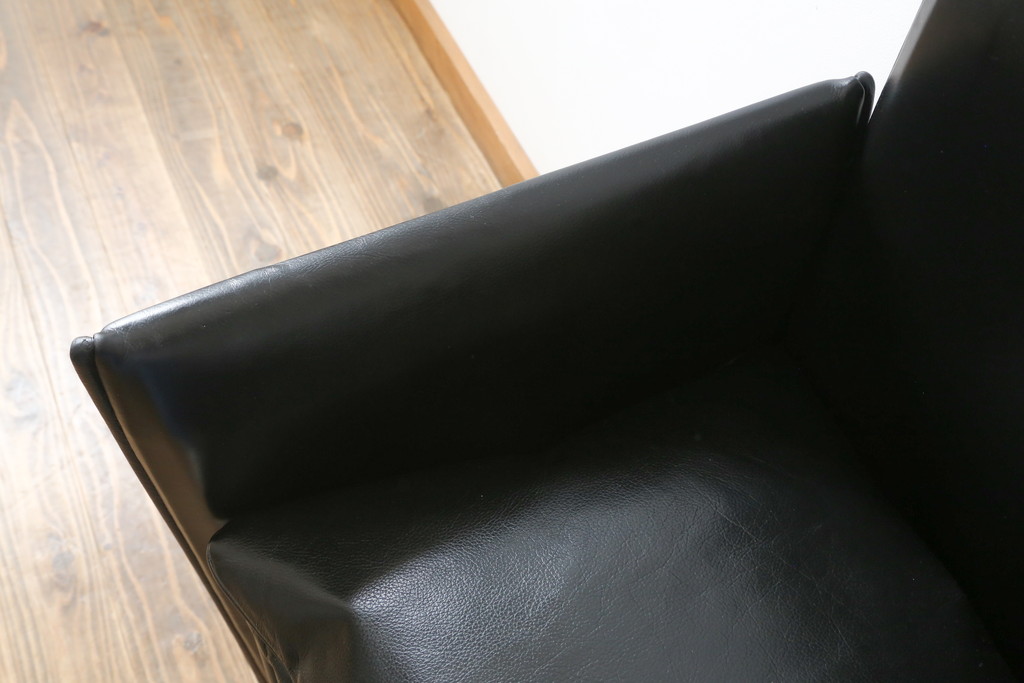 中古　美品　Cassina(カッシーナ)　401 BREAK(ブレーク)　MARIO BELLINI(マリオベリーニ)　キャスター付きアームチェア(ダイニングチェア、一人掛けソファ、1P)(定価約46万円)(R-051530)