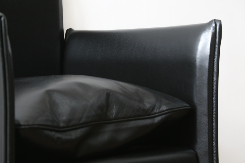 中古　美品　Cassina(カッシーナ)　401 BREAK(ブレーク)　MARIO BELLINI(マリオベリーニ)　キャスター付きアームチェア(ダイニングチェア、一人掛けソファ、1P)(定価約46万円)(R-051530)
