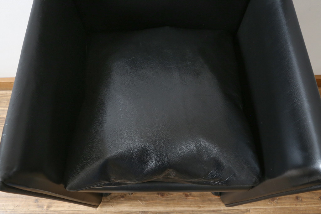中古　美品　Cassina(カッシーナ)　401 BREAK(ブレーク)　MARIO BELLINI(マリオベリーニ)　キャスター付きアームチェア(ダイニングチェア、一人掛けソファ、1P)(定価約46万円)(R-051530)