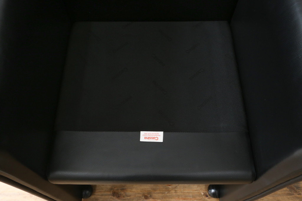 中古　美品　Cassina(カッシーナ)　401 BREAK(ブレーク)　MARIO BELLINI(マリオベリーニ)　キャスター付きアームチェア(ダイニングチェア、一人掛けソファ、1P)(定価約46万円)(R-051530)