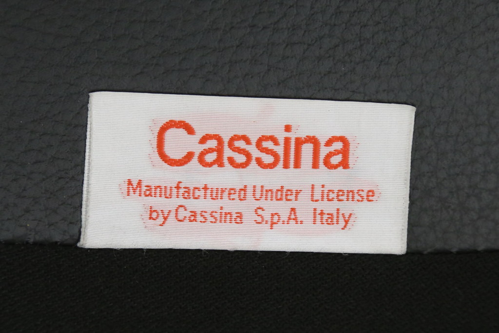 中古　美品　Cassina(カッシーナ)　401 BREAK(ブレーク)　MARIO BELLINI(マリオベリーニ)　キャスター付きアームチェア(ダイニングチェア、一人掛けソファ、1P)(定価約46万円)(R-051530)