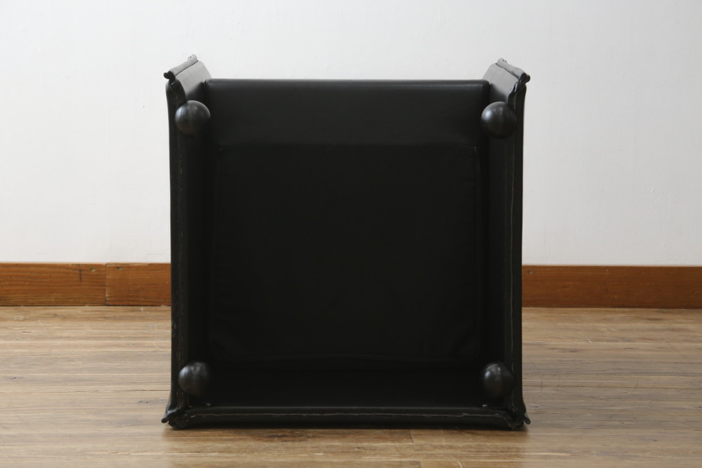 中古　美品　Cassina(カッシーナ)　401 BREAK(ブレーク)　MARIO BELLINI(マリオベリーニ)　キャスター付きアームチェア(ダイニングチェア、一人掛けソファ、1P)(定価約46万円)(R-051530)