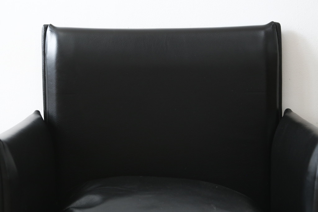 中古　美品　Cassina(カッシーナ)　401 BREAK(ブレーク)　MARIO BELLINI(マリオベリーニ)　キャスター付きアームチェア(ダイニングチェア、一人掛けソファ、1P)(定価約46万円)(R-051529)