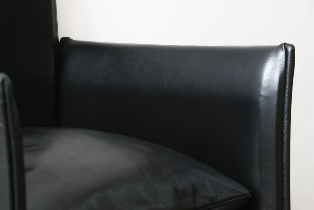 中古　美品　Cassina(カッシーナ)　401 BREAK(ブレーク)　MARIO BELLINI(マリオベリーニ)　キャスター付きアームチェア(ダイニングチェア、一人掛けソファ、1P)(定価約46万円)(R-051529)