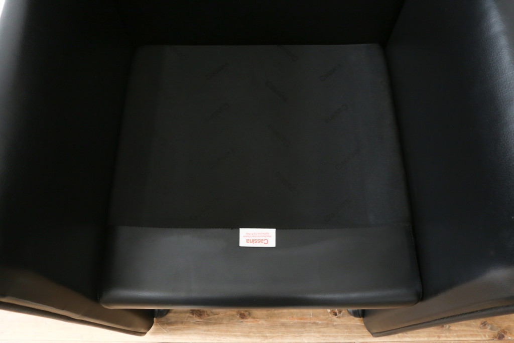 中古　美品　Cassina(カッシーナ)　401 BREAK(ブレーク)　MARIO BELLINI(マリオベリーニ)　キャスター付きアームチェア(ダイニングチェア、一人掛けソファ、1P)(定価約46万円)(R-051529)