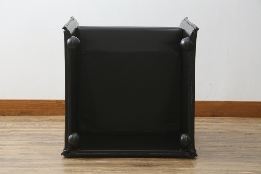 中古　美品　Cassina(カッシーナ)　401 BREAK(ブレーク)　MARIO BELLINI(マリオベリーニ)　キャスター付きアームチェア(ダイニングチェア、一人掛けソファ、1P)(定価約46万円)(R-051529)