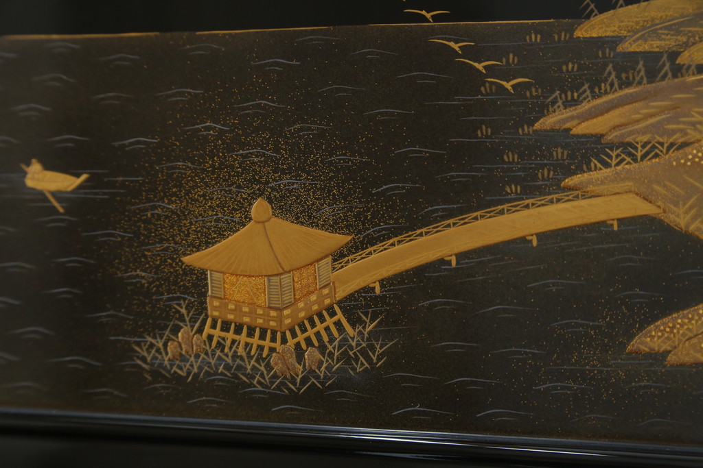 中古　超美品　輪島塗り　漆芸作家　柿木章作　風景の細やかな描写に惹き込まれる飾り棚(茶棚、違い棚、収納棚、戸棚)(定価約1000万円超)(R-071892)
