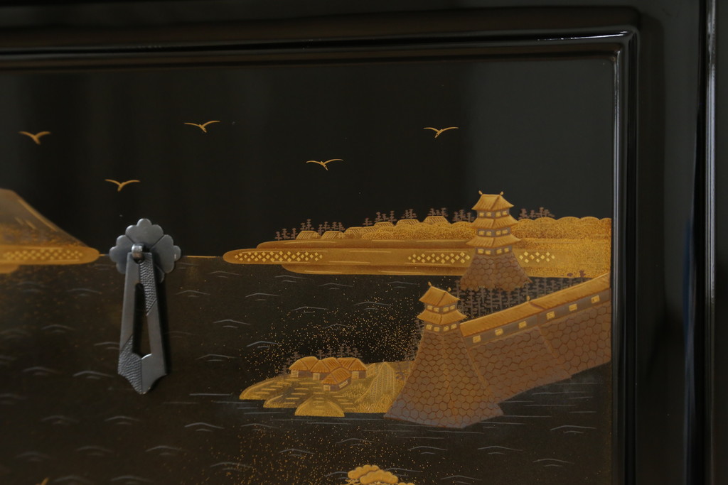 中古　超美品　輪島塗り　漆芸作家　柿木章作　風景の細やかな描写に惹き込まれる飾り棚(茶棚、違い棚、収納棚、戸棚)(定価約1000万円超)(R-071892)